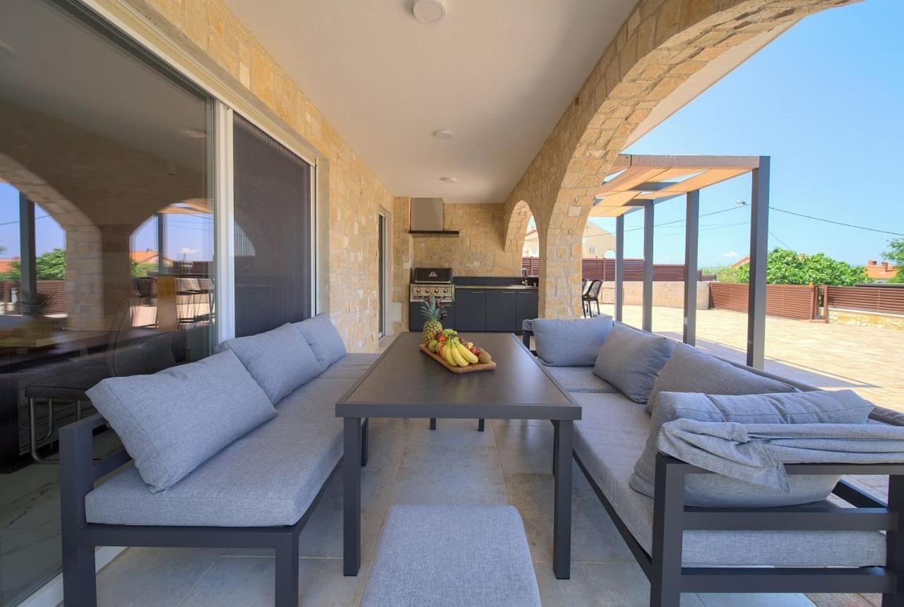 Holiday House Sea & Sun Residence Rasopasno Exterior foto