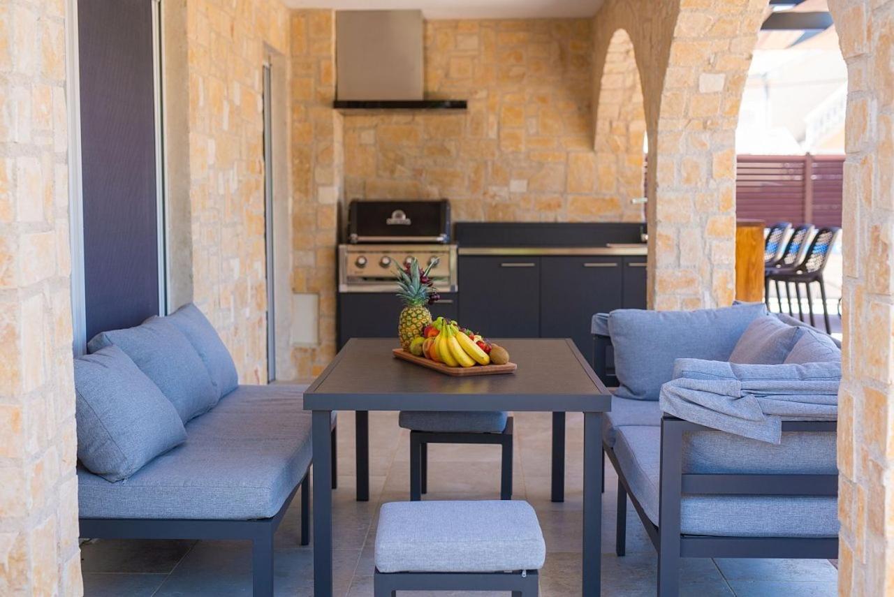 Holiday House Sea & Sun Residence Rasopasno Exterior foto