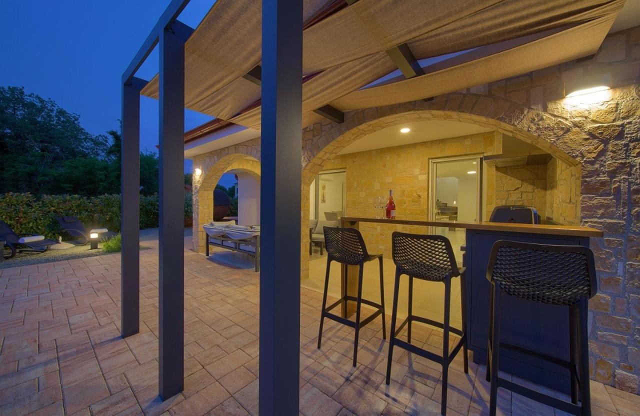 Holiday House Sea & Sun Residence Rasopasno Exterior foto