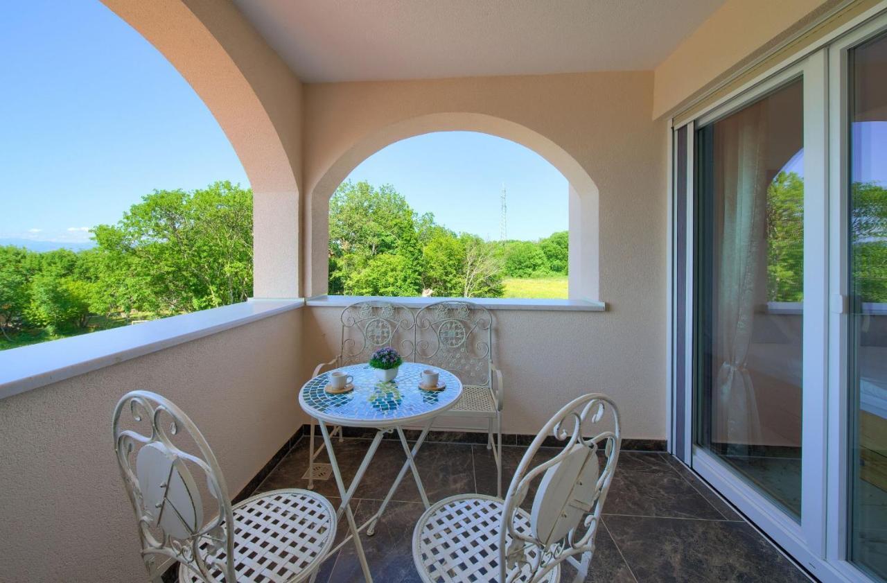 Holiday House Sea & Sun Residence Rasopasno Exterior foto